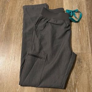 Figs yola skinny scrub pants